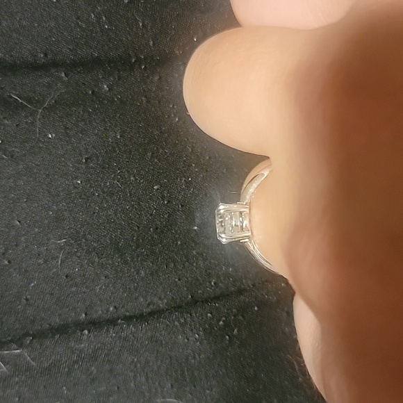 2.5CT 925 sterling silver engagement/promise ring size 7 - Picture 5 of 6